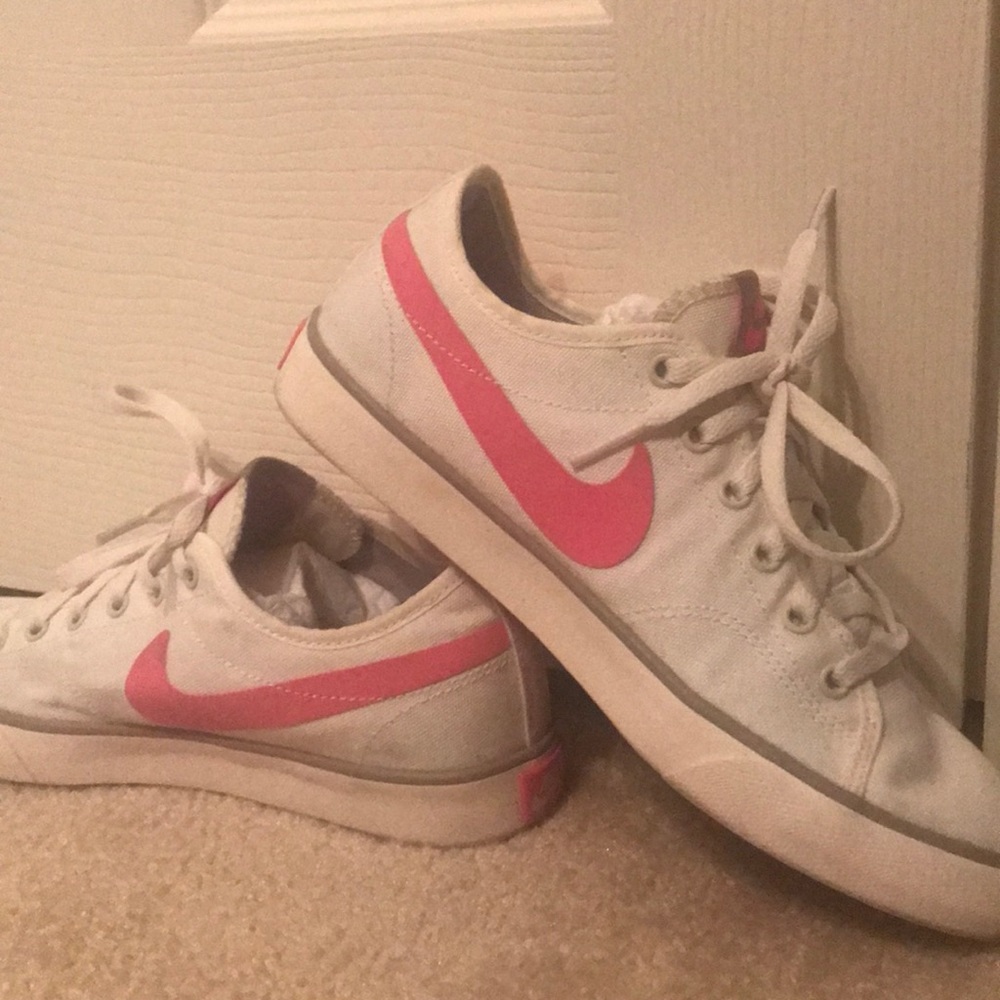 Nike Athletic Shoes - Picture 3 of 4